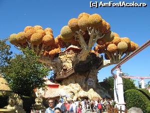 [P20] L’Albero di Prezzemolo, Gardaland - Italia » foto by vlado2
 - 
<span class="allrVoted glyphicon glyphicon-heart hidden" id="av547288"></span>
<a class="m-l-10 hidden" id="sv547288" onclick="voting_Foto_DelVot(,547288,8903)" role="button">șterge vot <span class="glyphicon glyphicon-remove"></span></a>
<a id="v9547288" class=" c-red"  onclick="voting_Foto_SetVot(547288)" role="button"><span class="glyphicon glyphicon-heart-empty"></span> <b>LIKE</b> = Votează poza</a> <img class="hidden"  id="f547288W9" src="/imagini/loader.gif" border="0" /><span class="AjErrMes hidden" id="e547288ErM"></span>
