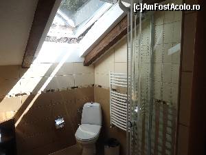 [P05] Baia camerei Panoramic, Pensiunea Cristina » foto by DepartureGate7
 - 
<span class="allrVoted glyphicon glyphicon-heart hidden" id="av609773"></span>
<a class="m-l-10 hidden" id="sv609773" onclick="voting_Foto_DelVot(,609773,8980)" role="button">șterge vot <span class="glyphicon glyphicon-remove"></span></a>
<a id="v9609773" class=" c-red"  onclick="voting_Foto_SetVot(609773)" role="button"><span class="glyphicon glyphicon-heart-empty"></span> <b>LIKE</b> = Votează poza</a> <img class="hidden"  id="f609773W9" src="/imagini/loader.gif" border="0" /><span class="AjErrMes hidden" id="e609773ErM"></span>