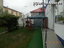 [P05] Pavilionul cu mese si scaune din curtea pensiunii » foto by rodica1016
 - 
<span class="allrVoted glyphicon glyphicon-heart hidden" id="av471630"></span>
<a class="m-l-10 hidden" id="sv471630" onclick="voting_Foto_DelVot(,471630,8983)" role="button">șterge vot <span class="glyphicon glyphicon-remove"></span></a>
<a id="v9471630" class=" c-red"  onclick="voting_Foto_SetVot(471630)" role="button"><span class="glyphicon glyphicon-heart-empty"></span> <b>LIKE</b> = Votează poza</a> <img class="hidden"  id="f471630W9" src="/imagini/loader.gif" border="0" /><span class="AjErrMes hidden" id="e471630ErM"></span>