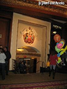 [P10] Vedere din interiorul hotelului spre iesirea principala. In partea dreapta sus se observa intrarea in Parker's Bar » foto by cintus
 - 
<span class="allrVoted glyphicon glyphicon-heart hidden" id="av214987"></span>
<a class="m-l-10 hidden" id="sv214987" onclick="voting_Foto_DelVot(,214987,8992)" role="button">șterge vot <span class="glyphicon glyphicon-remove"></span></a>
<a id="v9214987" class=" c-red"  onclick="voting_Foto_SetVot(214987)" role="button"><span class="glyphicon glyphicon-heart-empty"></span> <b>LIKE</b> = Votează poza</a> <img class="hidden"  id="f214987W9" src="/imagini/loader.gif" border="0" /><span class="AjErrMes hidden" id="e214987ErM"></span>