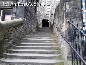 [P34] Edinburgh este asezat pe cateva coline. Cam asa ajungeam dintr-o parte in alta. In general de la Gara Waverley spre Royal Mile, principala strada din centrul istoric.  » foto by Aurici
 - 
<span class="allrVoted glyphicon glyphicon-heart hidden" id="av908036"></span>
<a class="m-l-10 hidden" id="sv908036" onclick="voting_Foto_DelVot(,908036,9014)" role="button">șterge vot <span class="glyphicon glyphicon-remove"></span></a>
<a id="v9908036" class=" c-red"  onclick="voting_Foto_SetVot(908036)" role="button"><span class="glyphicon glyphicon-heart-empty"></span> <b>LIKE</b> = Votează poza</a> <img class="hidden"  id="f908036W9" src="/imagini/loader.gif" border="0" /><span class="AjErrMes hidden" id="e908036ErM"></span>