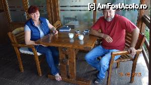 [P17] Gazdele noastre primitoare, dna. Adriana si dl. Marius, pregatesc o noua zi la pensiune la cafeaua de dimineata.  » foto by samcluj
 - 
<span class="allrVoted glyphicon glyphicon-heart hidden" id="av458781"></span>
<a class="m-l-10 hidden" id="sv458781" onclick="voting_Foto_DelVot(,458781,9050)" role="button">șterge vot <span class="glyphicon glyphicon-remove"></span></a>
<a id="v9458781" class=" c-red"  onclick="voting_Foto_SetVot(458781)" role="button"><span class="glyphicon glyphicon-heart-empty"></span> <b>LIKE</b> = Votează poza</a> <img class="hidden"  id="f458781W9" src="/imagini/loader.gif" border="0" /><span class="AjErrMes hidden" id="e458781ErM"></span>