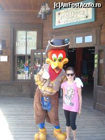 [P14] Cu Woody Woodpecker, vedeta parcului » foto by YMUL
 - 
<span class="allrVoted glyphicon glyphicon-heart hidden" id="av427629"></span>
<a class="m-l-10 hidden" id="sv427629" onclick="voting_Foto_DelVot(,427629,9107)" role="button">șterge vot <span class="glyphicon glyphicon-remove"></span></a>
<a id="v9427629" class=" c-red"  onclick="voting_Foto_SetVot(427629)" role="button"><span class="glyphicon glyphicon-heart-empty"></span> <b>LIKE</b> = Votează poza</a> <img class="hidden"  id="f427629W9" src="/imagini/loader.gif" border="0" /><span class="AjErrMes hidden" id="e427629ErM"></span>