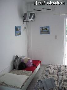 [P07] Studios Alexandra, Vrasna Beach - in camere se gasea si cate un mic pat pentru cei cu copii » foto by danoradea
 - 
<span class="allrVoted glyphicon glyphicon-heart hidden" id="av211342"></span>
<a class="m-l-10 hidden" id="sv211342" onclick="voting_Foto_DelVot(,211342,9113)" role="button">șterge vot <span class="glyphicon glyphicon-remove"></span></a>
<a id="v9211342" class=" c-red"  onclick="voting_Foto_SetVot(211342)" role="button"><span class="glyphicon glyphicon-heart-empty"></span> <b>LIKE</b> = Votează poza</a> <img class="hidden"  id="f211342W9" src="/imagini/loader.gif" border="0" /><span class="AjErrMes hidden" id="e211342ErM"></span>