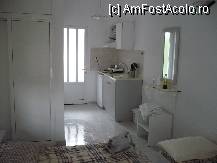 [P08] Studios Alexandra, Vrasna Beach - la intrare se afla o mica bucatarie complet utilata » foto by danoradea
 - 
<span class="allrVoted glyphicon glyphicon-heart hidden" id="av211343"></span>
<a class="m-l-10 hidden" id="sv211343" onclick="voting_Foto_DelVot(,211343,9113)" role="button">șterge vot <span class="glyphicon glyphicon-remove"></span></a>
<a id="v9211343" class=" c-red"  onclick="voting_Foto_SetVot(211343)" role="button"><span class="glyphicon glyphicon-heart-empty"></span> <b>LIKE</b> = Votează poza</a> <img class="hidden"  id="f211343W9" src="/imagini/loader.gif" border="0" /><span class="AjErrMes hidden" id="e211343ErM"></span>
