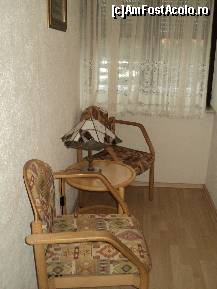 [P08] antreul cu masuta si 2 scaune de la camera de 2 locuri » foto by TORA INGRID
 - 
<span class="allrVoted glyphicon glyphicon-heart hidden" id="av227894"></span>
<a class="m-l-10 hidden" id="sv227894" onclick="voting_Foto_DelVot(,227894,9122)" role="button">șterge vot <span class="glyphicon glyphicon-remove"></span></a>
<a id="v9227894" class=" c-red"  onclick="voting_Foto_SetVot(227894)" role="button"><span class="glyphicon glyphicon-heart-empty"></span> <b>LIKE</b> = Votează poza</a> <img class="hidden"  id="f227894W9" src="/imagini/loader.gif" border="0" /><span class="AjErrMes hidden" id="e227894ErM"></span>