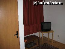 [P01] Casa Terezia. Camera în care am stat. Geamul dă spre curtea interioară. » foto by Maditu16
 - 
<span class="allrVoted glyphicon glyphicon-heart hidden" id="av212441"></span>
<a class="m-l-10 hidden" id="sv212441" onclick="voting_Foto_DelVot(,212441,9170)" role="button">șterge vot <span class="glyphicon glyphicon-remove"></span></a>
<a id="v9212441" class=" c-red"  onclick="voting_Foto_SetVot(212441)" role="button"><span class="glyphicon glyphicon-heart-empty"></span> <b>LIKE</b> = Votează poza</a> <img class="hidden"  id="f212441W9" src="/imagini/loader.gif" border="0" /><span class="AjErrMes hidden" id="e212441ErM"></span>