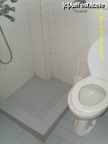 [P03] si in spatele toaletei era ceva care semana cu mult caca de soareci » foto by georgyb
 - 
<span class="allrVoted glyphicon glyphicon-heart hidden" id="av214230"></span>
<a class="m-l-10 hidden" id="sv214230" onclick="voting_Foto_DelVot(,214230,9211)" role="button">șterge vot <span class="glyphicon glyphicon-remove"></span></a>
<a id="v9214230" class=" c-red"  onclick="voting_Foto_SetVot(214230)" role="button"><span class="glyphicon glyphicon-heart-empty"></span> <b>LIKE</b> = Votează poza</a> <img class="hidden"  id="f214230W9" src="/imagini/loader.gif" border="0" /><span class="AjErrMes hidden" id="e214230ErM"></span>