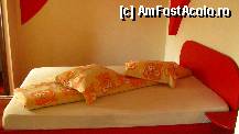 [P15] Pat matrimonial intr-o camera ce isi astepta turistii » foto by private_rayen
 - 
<span class="allrVoted glyphicon glyphicon-heart hidden" id="av306010"></span>
<a class="m-l-10 hidden" id="sv306010" onclick="voting_Foto_DelVot(,306010,9222)" role="button">șterge vot <span class="glyphicon glyphicon-remove"></span></a>
<a id="v9306010" class=" c-red"  onclick="voting_Foto_SetVot(306010)" role="button"><span class="glyphicon glyphicon-heart-empty"></span> <b>LIKE</b> = Votează poza</a> <img class="hidden"  id="f306010W9" src="/imagini/loader.gif" border="0" /><span class="AjErrMes hidden" id="e306010ErM"></span>
