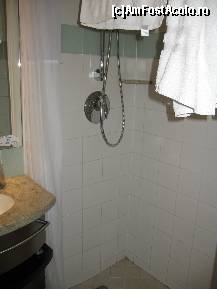 [P04] Cabina de dus si un colt de chiuveta » foto by cintus
 - 
<span class="allrVoted glyphicon glyphicon-heart hidden" id="av215784"></span>
<a class="m-l-10 hidden" id="sv215784" onclick="voting_Foto_DelVot(,215784,9240)" role="button">șterge vot <span class="glyphicon glyphicon-remove"></span></a>
<a id="v9215784" class=" c-red"  onclick="voting_Foto_SetVot(215784)" role="button"><span class="glyphicon glyphicon-heart-empty"></span> <b>LIKE</b> = Votează poza</a> <img class="hidden"  id="f215784W9" src="/imagini/loader.gif" border="0" /><span class="AjErrMes hidden" id="e215784ErM"></span>