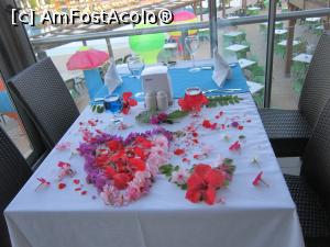 [P20] Masa festiva in ultima seara » foto by bica adriana
 - 
<span class="allrVoted glyphicon glyphicon-heart hidden" id="av862638"></span>
<a class="m-l-10 hidden" id="sv862638" onclick="voting_Foto_DelVot(,862638,9244)" role="button">șterge vot <span class="glyphicon glyphicon-remove"></span></a>
<a id="v9862638" class=" c-red"  onclick="voting_Foto_SetVot(862638)" role="button"><span class="glyphicon glyphicon-heart-empty"></span> <b>LIKE</b> = Votează poza</a> <img class="hidden"  id="f862638W9" src="/imagini/loader.gif" border="0" /><span class="AjErrMes hidden" id="e862638ErM"></span>