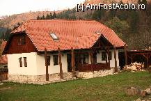 [P17] Una din casutele de oaspeti ale Hanului Anselmo- avea 4 camere si costa 500 RON pe noapte » foto by liviadavidescu
 - 
<span class="allrVoted glyphicon glyphicon-heart hidden" id="av217215"></span>
<a class="m-l-10 hidden" id="sv217215" onclick="voting_Foto_DelVot(,217215,9275)" role="button">șterge vot <span class="glyphicon glyphicon-remove"></span></a>
<a id="v9217215" class=" c-red"  onclick="voting_Foto_SetVot(217215)" role="button"><span class="glyphicon glyphicon-heart-empty"></span> <b>LIKE</b> = Votează poza</a> <img class="hidden"  id="f217215W9" src="/imagini/loader.gif" border="0" /><span class="AjErrMes hidden" id="e217215ErM"></span>