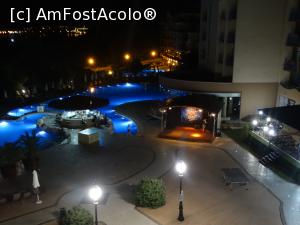 [P14] Barul și scena din curte » foto by Kavarnap
 - 
<span class="allrVoted glyphicon glyphicon-heart hidden" id="av1238420"></span>
<a class="m-l-10 hidden" id="sv1238420" onclick="voting_Foto_DelVot(,1238420,9284)" role="button">șterge vot <span class="glyphicon glyphicon-remove"></span></a>
<a id="v91238420" class=" c-red"  onclick="voting_Foto_SetVot(1238420)" role="button"><span class="glyphicon glyphicon-heart-empty"></span> <b>LIKE</b> = Votează poza</a> <img class="hidden"  id="f1238420W9" src="/imagini/loader.gif" border="0" /><span class="AjErrMes hidden" id="e1238420ErM"></span>