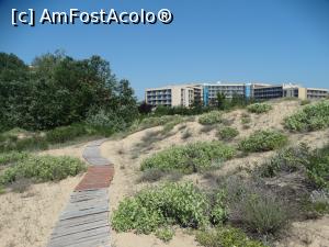 [P15] Pontonul care pleacă spre plajă, aici se vede hotelul Tiara &icirc;n spate » foto by Kavarnap
 - 
<span class="allrVoted glyphicon glyphicon-heart hidden" id="av1238421"></span>
<a class="m-l-10 hidden" id="sv1238421" onclick="voting_Foto_DelVot(,1238421,9284)" role="button">șterge vot <span class="glyphicon glyphicon-remove"></span></a>
<a id="v91238421" class=" c-red"  onclick="voting_Foto_SetVot(1238421)" role="button"><span class="glyphicon glyphicon-heart-empty"></span> <b>LIKE</b> = Votează poza</a> <img class="hidden"  id="f1238421W9" src="/imagini/loader.gif" border="0" /><span class="AjErrMes hidden" id="e1238421ErM"></span>