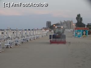 [P22] Așa se &icirc;ntreține o plajă civilizată » foto by Kavarnap
 - 
<span class="allrVoted glyphicon glyphicon-heart hidden" id="av1238428"></span>
<a class="m-l-10 hidden" id="sv1238428" onclick="voting_Foto_DelVot(,1238428,9284)" role="button">șterge vot <span class="glyphicon glyphicon-remove"></span></a>
<a id="v91238428" class=" c-red"  onclick="voting_Foto_SetVot(1238428)" role="button"><span class="glyphicon glyphicon-heart-empty"></span> <b>LIKE</b> = Votează poza</a> <img class="hidden"  id="f1238428W9" src="/imagini/loader.gif" border="0" /><span class="AjErrMes hidden" id="e1238428ErM"></span>