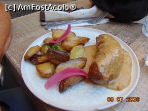 [P40] cafe restaurant Du Soleil, saucisson de lyon chaud » foto by Yolanda
 - 
<span class="allrVoted glyphicon glyphicon-heart hidden" id="av1541901"></span>
<a class="m-l-10 hidden" id="sv1541901" onclick="voting_Foto_DelVot(,1541901,9297)" role="button">șterge vot <span class="glyphicon glyphicon-remove"></span></a>
<a id="v91541901" class=" c-red"  onclick="voting_Foto_SetVot(1541901)" role="button"><span class="glyphicon glyphicon-heart-empty"></span> <b>LIKE</b> = Votează poza</a> <img class="hidden"  id="f1541901W9" src="/imagini/loader.gif" border="0" /><span class="AjErrMes hidden" id="e1541901ErM"></span>