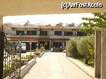 [P03] Hotel Phyllis-situat pe drumul principal-mai departe de plaja (cu piscina, arata foarte bine) -partea de sud » foto by chrisa
 - 
<span class="allrVoted glyphicon glyphicon-heart hidden" id="av269473"></span>
<a class="m-l-10 hidden" id="sv269473" onclick="voting_Foto_DelVot(,269473,9324)" role="button">șterge vot <span class="glyphicon glyphicon-remove"></span></a>
<a id="v9269473" class=" c-red"  onclick="voting_Foto_SetVot(269473)" role="button"><span class="glyphicon glyphicon-heart-empty"></span> <b>LIKE</b> = Votează poza</a> <img class="hidden"  id="f269473W9" src="/imagini/loader.gif" border="0" /><span class="AjErrMes hidden" id="e269473ErM"></span>