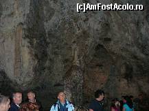 [P16] Pestera Muierii - turistii admirand una din sali » foto by ascent
 - 
<span class="allrVoted glyphicon glyphicon-heart hidden" id="av162655"></span>
<a class="m-l-10 hidden" id="sv162655" onclick="voting_Foto_DelVot(,162655,9382)" role="button">șterge vot <span class="glyphicon glyphicon-remove"></span></a>
<a id="v9162655" class=" c-red"  onclick="voting_Foto_SetVot(162655)" role="button"><span class="glyphicon glyphicon-heart-empty"></span> <b>LIKE</b> = Votează poza</a> <img class="hidden"  id="f162655W9" src="/imagini/loader.gif" border="0" /><span class="AjErrMes hidden" id="e162655ErM"></span>