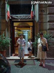 [P13] Intrarea în hotel Altavilla » foto by nickro
 - 
<span class="allrVoted glyphicon glyphicon-heart hidden" id="av225264"></span>
<a class="m-l-10 hidden" id="sv225264" onclick="voting_Foto_DelVot(,225264,9441)" role="button">șterge vot <span class="glyphicon glyphicon-remove"></span></a>
<a id="v9225264" class=" c-red"  onclick="voting_Foto_SetVot(225264)" role="button"><span class="glyphicon glyphicon-heart-empty"></span> <b>LIKE</b> = Votează poza</a> <img class="hidden"  id="f225264W9" src="/imagini/loader.gif" border="0" /><span class="AjErrMes hidden" id="e225264ErM"></span>