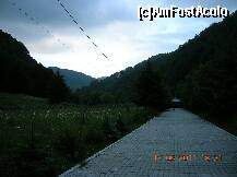 [P25] Mănăstirea Nechit - Intrarea secundară. Turla din foto anterioare este în spatele meu iar iazul anterior este la stînga spre fundal » foto by Qvadratvus
 - 
<span class="allrVoted glyphicon glyphicon-heart hidden" id="av209600"></span>
<a class="m-l-10 hidden" id="sv209600" onclick="voting_Foto_DelVot(,209600,9454)" role="button">șterge vot <span class="glyphicon glyphicon-remove"></span></a>
<a id="v9209600" class=" c-red"  onclick="voting_Foto_SetVot(209600)" role="button"><span class="glyphicon glyphicon-heart-empty"></span> <b>LIKE</b> = Votează poza</a> <img class="hidden"  id="f209600W9" src="/imagini/loader.gif" border="0" /><span class="AjErrMes hidden" id="e209600ErM"></span>