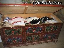 [P15] Lada cu costume taranesti » foto by krondia*
 - 
<span class="allrVoted glyphicon glyphicon-heart hidden" id="av43838"></span>
<a class="m-l-10 hidden" id="sv43838" onclick="voting_Foto_DelVot(,43838,9553)" role="button">șterge vot <span class="glyphicon glyphicon-remove"></span></a>
<a id="v943838" class=" c-red"  onclick="voting_Foto_SetVot(43838)" role="button"><span class="glyphicon glyphicon-heart-empty"></span> <b>LIKE</b> = Votează poza</a> <img class="hidden"  id="f43838W9" src="/imagini/loader.gif" border="0" /><span class="AjErrMes hidden" id="e43838ErM"></span>