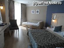 [P04] Camera 2115, cu cea mai frumoasa priveliste. Cred ca ne-a placut receptionerul. Spre deosebire de alte dati, nu i-am dat bacsis inainte, ci abia dupa ce am vazut camera.  » foto by MCM
 - 
<span class="allrVoted glyphicon glyphicon-heart hidden" id="av460531"></span>
<a class="m-l-10 hidden" id="sv460531" onclick="voting_Foto_DelVot(,460531,9582)" role="button">șterge vot <span class="glyphicon glyphicon-remove"></span></a>
<a id="v9460531" class=" c-red"  onclick="voting_Foto_SetVot(460531)" role="button"><span class="glyphicon glyphicon-heart-empty"></span> <b>LIKE</b> = Votează poza</a> <img class="hidden"  id="f460531W9" src="/imagini/loader.gif" border="0" /><span class="AjErrMes hidden" id="e460531ErM"></span>