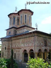 [P18] Biserica din piatra ridicata de Matei basarab » foto by mario 110
 - 
<span class="allrVoted glyphicon glyphicon-heart hidden" id="av47307"></span>
<a class="m-l-10 hidden" id="sv47307" onclick="voting_Foto_DelVot(,47307,9645)" role="button">șterge vot <span class="glyphicon glyphicon-remove"></span></a>
<a id="v947307" class=" c-red"  onclick="voting_Foto_SetVot(47307)" role="button"><span class="glyphicon glyphicon-heart-empty"></span> <b>LIKE</b> = Votează poza</a> <img class="hidden"  id="f47307W9" src="/imagini/loader.gif" border="0" /><span class="AjErrMes hidden" id="e47307ErM"></span>