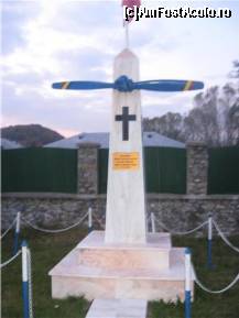 [P14] ...si pe aviatori, de urgiile naturii » foto by dorgo
 - 
<span class="allrVoted glyphicon glyphicon-heart hidden" id="av98648"></span>
<a class="m-l-10 hidden" id="sv98648" onclick="voting_Foto_DelVot(,98648,9645)" role="button">șterge vot <span class="glyphicon glyphicon-remove"></span></a>
<a id="v998648" class=" c-red"  onclick="voting_Foto_SetVot(98648)" role="button"><span class="glyphicon glyphicon-heart-empty"></span> <b>LIKE</b> = Votează poza</a> <img class="hidden"  id="f98648W9" src="/imagini/loader.gif" border="0" /><span class="AjErrMes hidden" id="e98648ErM"></span>