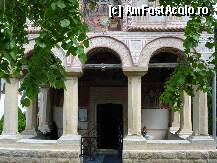 [P08] Fatada bisericii de piatra. » foto by vtudor58
 - 
<span class="allrVoted glyphicon glyphicon-heart hidden" id="av78414"></span>
<a class="m-l-10 hidden" id="sv78414" onclick="voting_Foto_DelVot(,78414,9645)" role="button">șterge vot <span class="glyphicon glyphicon-remove"></span></a>
<a id="v978414" class=" c-red"  onclick="voting_Foto_SetVot(78414)" role="button"><span class="glyphicon glyphicon-heart-empty"></span> <b>LIKE</b> = Votează poza</a> <img class="hidden"  id="f78414W9" src="/imagini/loader.gif" border="0" /><span class="AjErrMes hidden" id="e78414ErM"></span>