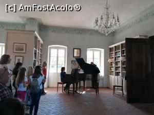 [P04] Recital de pian la conac » foto by elise
 - 
<span class="allrVoted glyphicon glyphicon-heart hidden" id="av1125978"></span>
<a class="m-l-10 hidden" id="sv1125978" onclick="voting_Foto_DelVot(,1125978,9653)" role="button">șterge vot <span class="glyphicon glyphicon-remove"></span></a>
<a id="v91125978" class=" c-red"  onclick="voting_Foto_SetVot(1125978)" role="button"><span class="glyphicon glyphicon-heart-empty"></span> <b>LIKE</b> = Votează poza</a> <img class="hidden"  id="f1125978W9" src="/imagini/loader.gif" border="0" /><span class="AjErrMes hidden" id="e1125978ErM"></span>