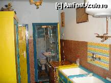 [P07] Bucataria si baia. Aragazul este de fapt o plita pe care n-am folosita, deci nu stiu sa va zic ce si cum. Pentru o noapte noi doar am dormit si am folosit baia. » foto by susu
 - 
<span class="allrVoted glyphicon glyphicon-heart hidden" id="av236683"></span>
<a class="m-l-10 hidden" id="sv236683" onclick="voting_Foto_DelVot(,236683,9704)" role="button">șterge vot <span class="glyphicon glyphicon-remove"></span></a>
<a id="v9236683" class=" c-red"  onclick="voting_Foto_SetVot(236683)" role="button"><span class="glyphicon glyphicon-heart-empty"></span> <b>LIKE</b> = Votează poza</a> <img class="hidden"  id="f236683W9" src="/imagini/loader.gif" border="0" /><span class="AjErrMes hidden" id="e236683ErM"></span>