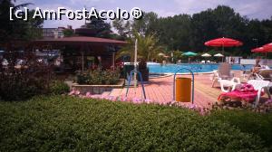 [P08] Piscina si barul hotelului » foto by valentina
 - 
<span class="allrVoted glyphicon glyphicon-heart hidden" id="av822172"></span>
<a class="m-l-10 hidden" id="sv822172" onclick="voting_Foto_DelVot(,822172,9707)" role="button">șterge vot <span class="glyphicon glyphicon-remove"></span></a>
<a id="v9822172" class=" c-red"  onclick="voting_Foto_SetVot(822172)" role="button"><span class="glyphicon glyphicon-heart-empty"></span> <b>LIKE</b> = Votează poza</a> <img class="hidden"  id="f822172W9" src="/imagini/loader.gif" border="0" /><span class="AjErrMes hidden" id="e822172ErM"></span>