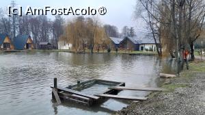 [P10] ponton pe lac » foto by Yolanda
 - 
<span class="allrVoted glyphicon glyphicon-heart hidden" id="av1507873"></span>
<a class="m-l-10 hidden" id="sv1507873" onclick="voting_Foto_DelVot(,1507873,9747)" role="button">șterge vot <span class="glyphicon glyphicon-remove"></span></a>
<a id="v91507873" class=" c-red"  onclick="voting_Foto_SetVot(1507873)" role="button"><span class="glyphicon glyphicon-heart-empty"></span> <b>LIKE</b> = Votează poza</a> <img class="hidden"  id="f1507873W9" src="/imagini/loader.gif" border="0" /><span class="AjErrMes hidden" id="e1507873ErM"></span>