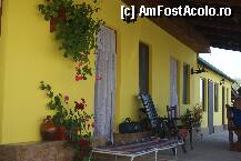 [P01] Doua din cele trei camere, mai in spate unde e si plasa la usa e bucataria si apoi ultima usa e baia. » foto by cintus
 - 
<span class="allrVoted glyphicon glyphicon-heart hidden" id="av239844"></span>
<a class="m-l-10 hidden" id="sv239844" onclick="voting_Foto_DelVot(,239844,9775)" role="button">șterge vot <span class="glyphicon glyphicon-remove"></span></a>
<a id="v9239844" class=" c-red"  onclick="voting_Foto_SetVot(239844)" role="button"><span class="glyphicon glyphicon-heart-empty"></span> <b>LIKE</b> = Votează poza</a> <img class="hidden"  id="f239844W9" src="/imagini/loader.gif" border="0" /><span class="AjErrMes hidden" id="e239844ErM"></span>