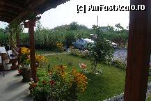 [P16] Gradinita de flori si in dreapta locurile unde se poate parca in curte » foto by cintus
 - 
<span class="allrVoted glyphicon glyphicon-heart hidden" id="av239891"></span>
<a class="m-l-10 hidden" id="sv239891" onclick="voting_Foto_DelVot(,239891,9775)" role="button">șterge vot <span class="glyphicon glyphicon-remove"></span></a>
<a id="v9239891" class=" c-red"  onclick="voting_Foto_SetVot(239891)" role="button"><span class="glyphicon glyphicon-heart-empty"></span> <b>LIKE</b> = Votează poza</a> <img class="hidden"  id="f239891W9" src="/imagini/loader.gif" border="0" /><span class="AjErrMes hidden" id="e239891ErM"></span>