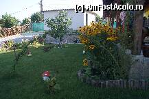 [P03] Intrarea in curte pentru masini in partea stanga, Gradinita din alt unghi; sus este un fel de magazie a gazdelor. » foto by cintus
 - 
<span class="allrVoted glyphicon glyphicon-heart hidden" id="av239854"></span>
<a class="m-l-10 hidden" id="sv239854" onclick="voting_Foto_DelVot(,239854,9775)" role="button">șterge vot <span class="glyphicon glyphicon-remove"></span></a>
<a id="v9239854" class=" c-red"  onclick="voting_Foto_SetVot(239854)" role="button"><span class="glyphicon glyphicon-heart-empty"></span> <b>LIKE</b> = Votează poza</a> <img class="hidden"  id="f239854W9" src="/imagini/loader.gif" border="0" /><span class="AjErrMes hidden" id="e239854ErM"></span>