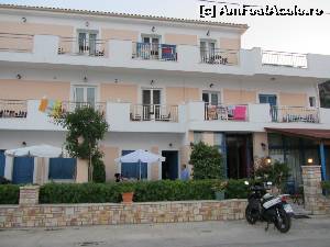 [P01] Hotel Kalipso - Poros » foto by cristrate
 - 
<span class="allrVoted glyphicon glyphicon-heart hidden" id="av537153"></span>
<a class="m-l-10 hidden" id="sv537153" onclick="voting_Foto_DelVot(,537153,9781)" role="button">șterge vot <span class="glyphicon glyphicon-remove"></span></a>
<a id="v9537153" class=" c-red"  onclick="voting_Foto_SetVot(537153)" role="button"><span class="glyphicon glyphicon-heart-empty"></span> <b>LIKE</b> = Votează poza</a> <img class="hidden"  id="f537153W9" src="/imagini/loader.gif" border="0" /><span class="AjErrMes hidden" id="e537153ErM"></span>