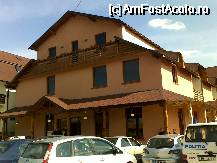 [P02] Casa Petrovai Sighetu Marmatiei - Restaurantul, vazut din sosea. » foto by creivean
 - 
<span class="allrVoted glyphicon glyphicon-heart hidden" id="av69479"></span>
<a class="m-l-10 hidden" id="sv69479" onclick="voting_Foto_DelVot(,69479,9803)" role="button">șterge vot <span class="glyphicon glyphicon-remove"></span></a>
<a id="v969479" class=" c-red"  onclick="voting_Foto_SetVot(69479)" role="button"><span class="glyphicon glyphicon-heart-empty"></span> <b>LIKE</b> = Votează poza</a> <img class="hidden"  id="f69479W9" src="/imagini/loader.gif" border="0" /><span class="AjErrMes hidden" id="e69479ErM"></span>