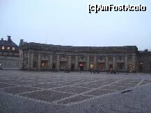[P13] Stockholm - Royal Palace - Curtea interioara. » foto by popescu.borsa*
 - 
<span class="allrVoted glyphicon glyphicon-heart hidden" id="av157511"></span>
<a class="m-l-10 hidden" id="sv157511" onclick="voting_Foto_DelVot(,157511,9962)" role="button">șterge vot <span class="glyphicon glyphicon-remove"></span></a>
<a id="v9157511" class=" c-red"  onclick="voting_Foto_SetVot(157511)" role="button"><span class="glyphicon glyphicon-heart-empty"></span> <b>LIKE</b> = Votează poza</a> <img class="hidden"  id="f157511W9" src="/imagini/loader.gif" border="0" /><span class="AjErrMes hidden" id="e157511ErM"></span>