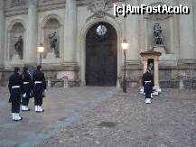 [P09] Stockholm - Royal Palace - Schimbarea garzii, la ora 8 dimineata, fara prea mult fast. » foto by popescu.borsa*
 - 
<span class="allrVoted glyphicon glyphicon-heart hidden" id="av157507"></span>
<a class="m-l-10 hidden" id="sv157507" onclick="voting_Foto_DelVot(,157507,9962)" role="button">șterge vot <span class="glyphicon glyphicon-remove"></span></a>
<a id="v9157507" class=" c-red"  onclick="voting_Foto_SetVot(157507)" role="button"><span class="glyphicon glyphicon-heart-empty"></span> <b>LIKE</b> = Votează poza</a> <img class="hidden"  id="f157507W9" src="/imagini/loader.gif" border="0" /><span class="AjErrMes hidden" id="e157507ErM"></span>