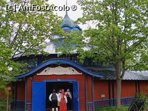 [P18] Stockholm, Skansen, Pavilionul Björkhagen cu reprezentare de dansuri » foto by mprofeanu
 - 
<span class="allrVoted glyphicon glyphicon-heart hidden" id="av1516491"></span>
<a class="m-l-10 hidden" id="sv1516491" onclick="voting_Foto_DelVot(,1516491,9962)" role="button">șterge vot <span class="glyphicon glyphicon-remove"></span></a>
<a id="v91516491" class=" c-red"  onclick="voting_Foto_SetVot(1516491)" role="button"><span class="glyphicon glyphicon-heart-empty"></span> <b>LIKE</b> = Votează poza</a> <img class="hidden"  id="f1516491W9" src="/imagini/loader.gif" border="0" /><span class="AjErrMes hidden" id="e1516491ErM"></span>