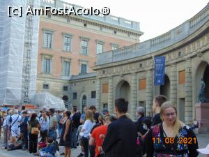 [P35] zona unde trebuie sa stea turistii pentru a vedea schimbarea garzii » foto by Yolanda
 - 
<span class="allrVoted glyphicon glyphicon-heart hidden" id="av1262802"></span>
<a class="m-l-10 hidden" id="sv1262802" onclick="voting_Foto_DelVot(,1262802,9962)" role="button">șterge vot <span class="glyphicon glyphicon-remove"></span></a>
<a id="v91262802" class=" c-red"  onclick="voting_Foto_SetVot(1262802)" role="button"><span class="glyphicon glyphicon-heart-empty"></span> <b>LIKE</b> = Votează poza</a> <img class="hidden"  id="f1262802W9" src="/imagini/loader.gif" border="0" /><span class="AjErrMes hidden" id="e1262802ErM"></span>