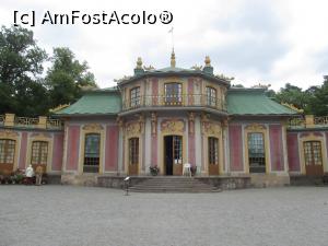 [P67] Pavilionul Chinezesc de la Palatul Drottningholm, cadou al regelui Adolf Fredrik pentru soția lui Louisa la a 33-a aniversare.  » foto by Aurici
 - 
<span class="allrVoted glyphicon glyphicon-heart hidden" id="av799935"></span>
<a class="m-l-10 hidden" id="sv799935" onclick="voting_Foto_DelVot(,799935,9962)" role="button">șterge vot <span class="glyphicon glyphicon-remove"></span></a>
<a id="v9799935" class=" c-red"  onclick="voting_Foto_SetVot(799935)" role="button"><span class="glyphicon glyphicon-heart-empty"></span> <b>LIKE</b> = Votează poza</a> <img class="hidden"  id="f799935W9" src="/imagini/loader.gif" border="0" /><span class="AjErrMes hidden" id="e799935ErM"></span>