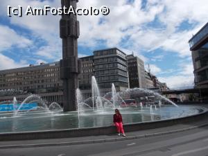 [P09] Fântâna Sergels Torg, frumos luminată noaptea.  » foto by marius gaudi*
 - 
<span class="allrVoted glyphicon glyphicon-heart hidden" id="av808805"></span>
<a class="m-l-10 hidden" id="sv808805" onclick="voting_Foto_DelVot(,808805,9962)" role="button">șterge vot <span class="glyphicon glyphicon-remove"></span></a>
<a id="v9808805" class=" c-red"  onclick="voting_Foto_SetVot(808805)" role="button"><span class="glyphicon glyphicon-heart-empty"></span> <b>LIKE</b> = Votează poza</a> <img class="hidden"  id="f808805W9" src="/imagini/loader.gif" border="0" /><span class="AjErrMes hidden" id="e808805ErM"></span>