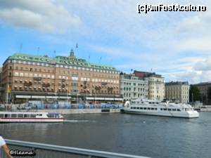 [P15] Stockholm - Grand Hotel si unul dintre locurile din care pornesc croazierele pe canalele orasului » foto by ileanaxperta*
 - 
<span class="allrVoted glyphicon glyphicon-heart hidden" id="av576467"></span>
<a class="m-l-10 hidden" id="sv576467" onclick="voting_Foto_DelVot(,576467,9962)" role="button">șterge vot <span class="glyphicon glyphicon-remove"></span></a>
<a id="v9576467" class=" c-red"  onclick="voting_Foto_SetVot(576467)" role="button"><span class="glyphicon glyphicon-heart-empty"></span> <b>LIKE</b> = Votează poza</a> <img class="hidden"  id="f576467W9" src="/imagini/loader.gif" border="0" /><span class="AjErrMes hidden" id="e576467ErM"></span>
