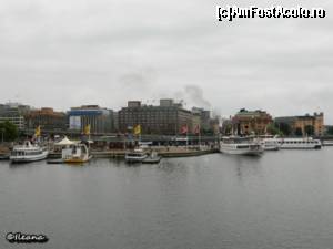 [P26] Stockholm, vazut de pe podul ce leaga Insula Regilor unde e primaria, de oras (in fundal se vede Hotelul Sheraton)  » foto by ileanaxperta*
 - 
<span class="allrVoted glyphicon glyphicon-heart hidden" id="av576480"></span>
<a class="m-l-10 hidden" id="sv576480" onclick="voting_Foto_DelVot(,576480,9962)" role="button">șterge vot <span class="glyphicon glyphicon-remove"></span></a>
<a id="v9576480" class=" c-red"  onclick="voting_Foto_SetVot(576480)" role="button"><span class="glyphicon glyphicon-heart-empty"></span> <b>LIKE</b> = Votează poza</a> <img class="hidden"  id="f576480W9" src="/imagini/loader.gif" border="0" /><span class="AjErrMes hidden" id="e576480ErM"></span>