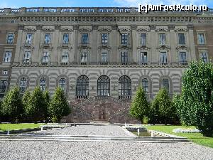 [P27] Palatul Regal, cladirea principala si curtea exterioara » foto by ileanaxperta*
 - 
<span class="allrVoted glyphicon glyphicon-heart hidden" id="av580231"></span>
<a class="m-l-10 hidden" id="sv580231" onclick="voting_Foto_DelVot(,580231,9962)" role="button">șterge vot <span class="glyphicon glyphicon-remove"></span></a>
<a id="v9580231" class=" c-red"  onclick="voting_Foto_SetVot(580231)" role="button"><span class="glyphicon glyphicon-heart-empty"></span> <b>LIKE</b> = Votează poza</a> <img class="hidden"  id="f580231W9" src="/imagini/loader.gif" border="0" /><span class="AjErrMes hidden" id="e580231ErM"></span>