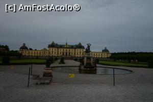 [P17] CASA REGELUI - PALATUL DROTTNINGHOLM » foto by liana37
 - 
<span class="allrVoted glyphicon glyphicon-heart hidden" id="av764662"></span>
<a class="m-l-10 hidden" id="sv764662" onclick="voting_Foto_DelVot(,764662,9962)" role="button">șterge vot <span class="glyphicon glyphicon-remove"></span></a>
<a id="v9764662" class=" c-red"  onclick="voting_Foto_SetVot(764662)" role="button"><span class="glyphicon glyphicon-heart-empty"></span> <b>LIKE</b> = Votează poza</a> <img class="hidden"  id="f764662W9" src="/imagini/loader.gif" border="0" /><span class="AjErrMes hidden" id="e764662ErM"></span>