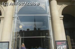 [P06] Poarta Minților Luminate, în care se reflectă o mână divină ce te înalță spre cer.  » foto by glcitizen
 - 
<span class="allrVoted glyphicon glyphicon-heart hidden" id="av959978"></span>
<a class="m-l-10 hidden" id="sv959978" onclick="voting_Foto_DelVot(,959978,9962)" role="button">șterge vot <span class="glyphicon glyphicon-remove"></span></a>
<a id="v9959978" class=" c-red"  onclick="voting_Foto_SetVot(959978)" role="button"><span class="glyphicon glyphicon-heart-empty"></span> <b>LIKE</b> = Votează poza</a> <img class="hidden"  id="f959978W9" src="/imagini/loader.gif" border="0" /><span class="AjErrMes hidden" id="e959978ErM"></span>