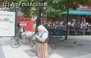 [P04] Flautul rusesc, o atracție pentru trecători.  » foto by glcitizen
 - 
<span class="allrVoted glyphicon glyphicon-heart hidden" id="av963592"></span>
<a class="m-l-10 hidden" id="sv963592" onclick="voting_Foto_DelVot(,963592,9962)" role="button">șterge vot <span class="glyphicon glyphicon-remove"></span></a>
<a id="v9963592" class=" c-red"  onclick="voting_Foto_SetVot(963592)" role="button"><span class="glyphicon glyphicon-heart-empty"></span> <b>LIKE</b> = Votează poza</a> <img class="hidden"  id="f963592W9" src="/imagini/loader.gif" border="0" /><span class="AjErrMes hidden" id="e963592ErM"></span>